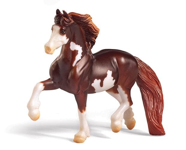 Stablemates Red Stable Set with Two Horses - Image 6